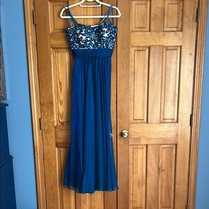 Elegant Blue Evening Gown